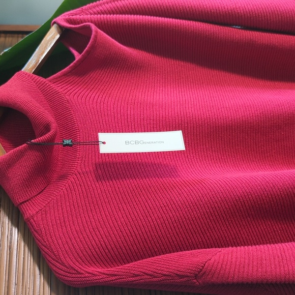 NWT BCBGeneration Contrast Cutout Turtleneck Crimson, size Large, retail $88 - Picture 7 of 8